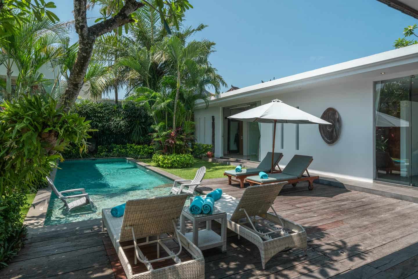 READY NOW 4 BEDROOM VILLA FOR SALE LEASEHOLD IN SEMINYAK BE-2296 